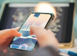 Checking the clear withdrawal and fund transfer procedure, an investor